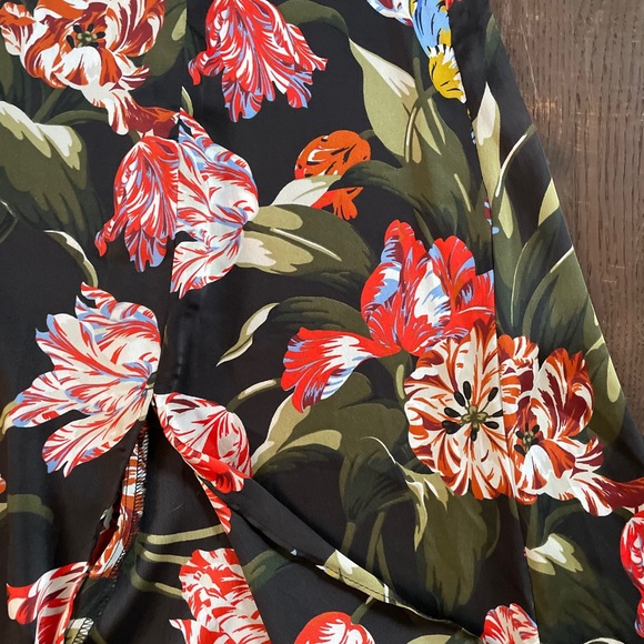 ZARA Floral Offset Slit Skirt. - Picture 12 of 12